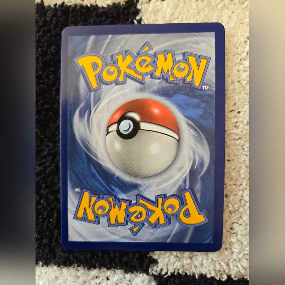 Pikachu 2021 Halloween Pokemon card - Picture 2 of 2